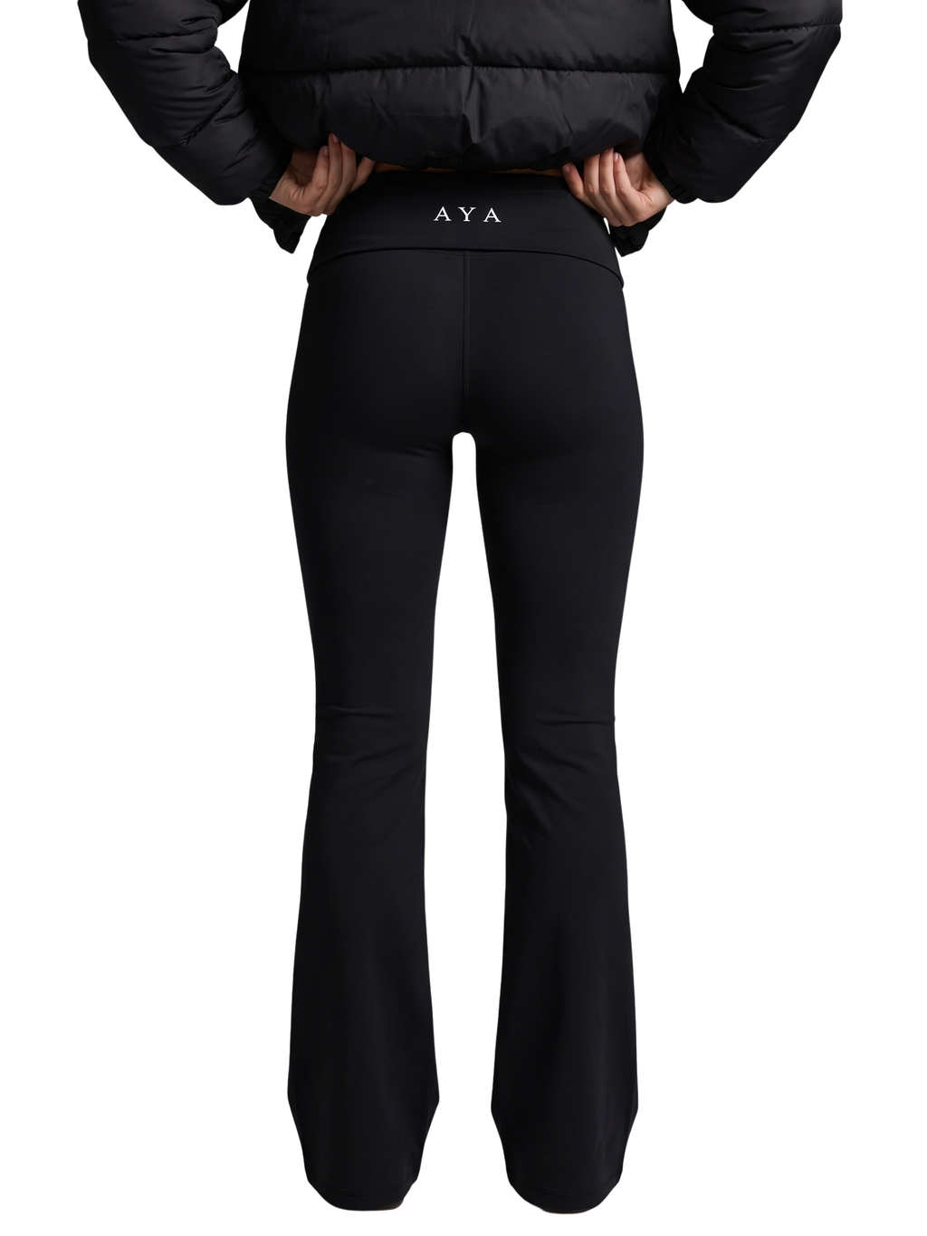 Noir Ease Flare